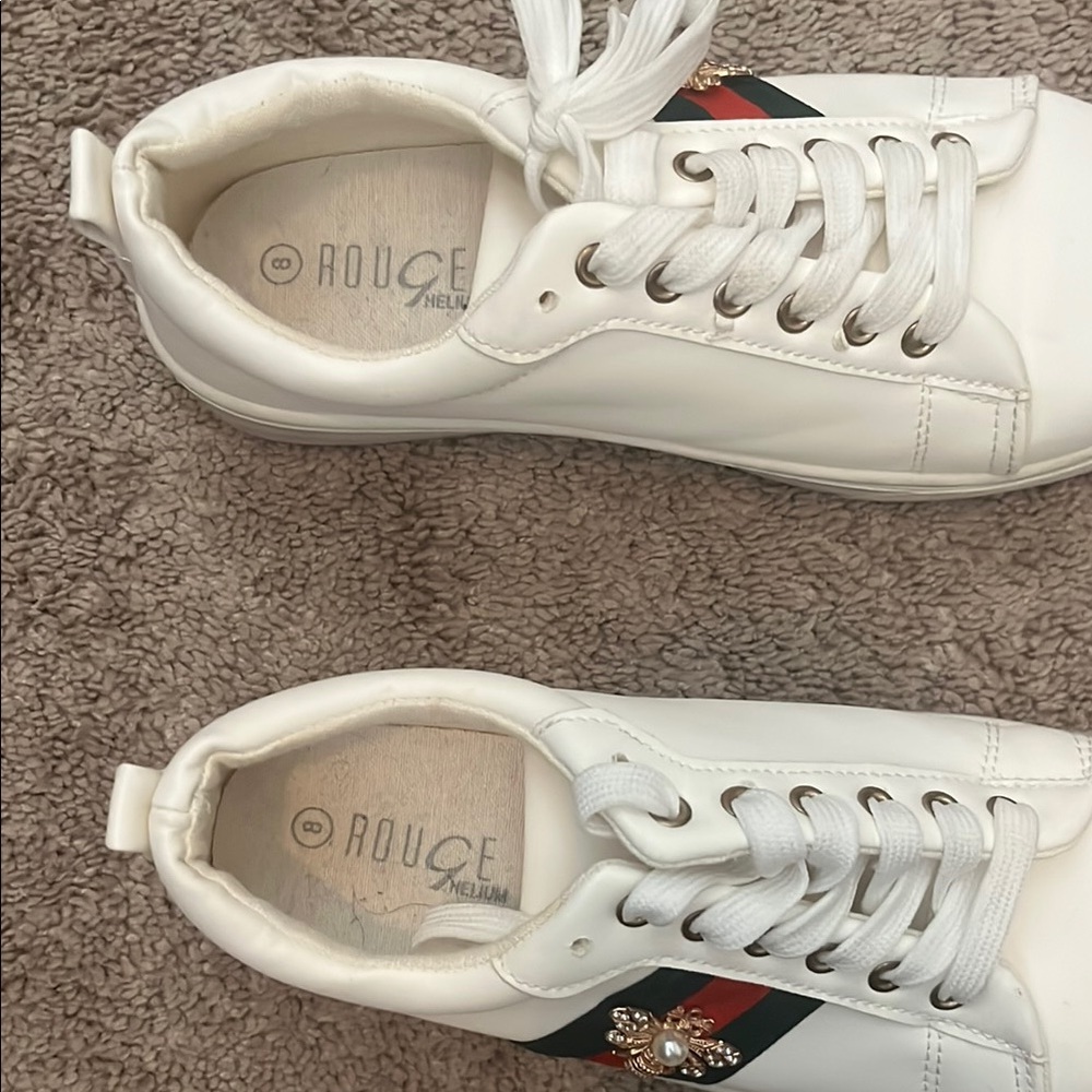 White Sneakers with Green and Red Accents - Size 8 - Picture 3 of 15